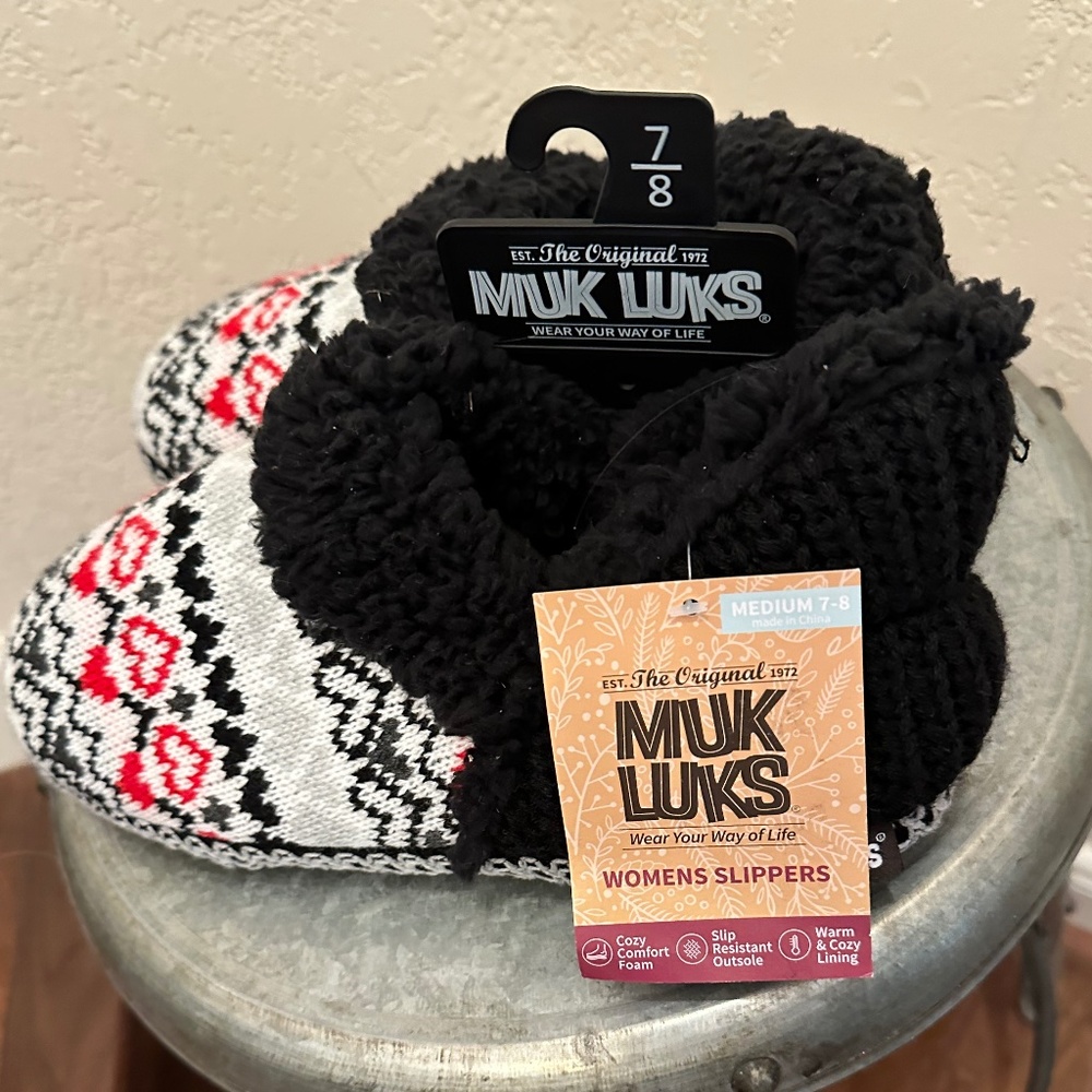 MUK LUKS Slippers Womens Medium 7/8 Cozy Comfort / Slip Resistant *Please read